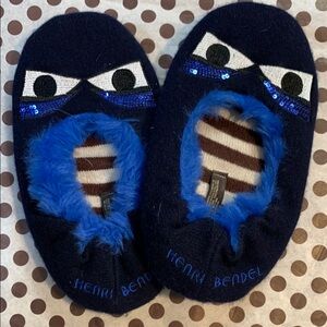 Henri Bendel slippers